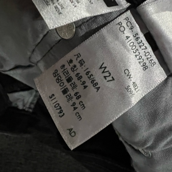 NWOT black levi shorts - Picture 7 of 7